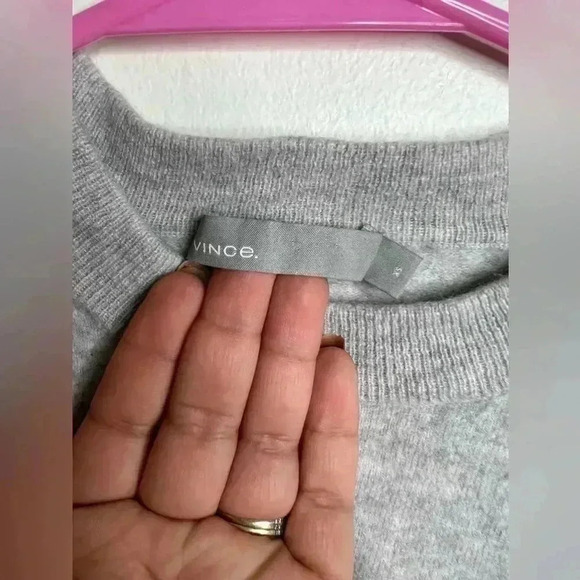 Vince 100% Cashmere Sweater Size XS - Picture 2 of 5